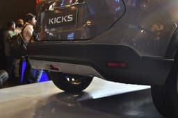 2019 Nissan Kicks image gallery